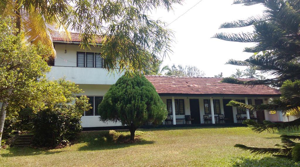 4 Seasons Guesthouse Hikkaduwa Bagian luar foto
