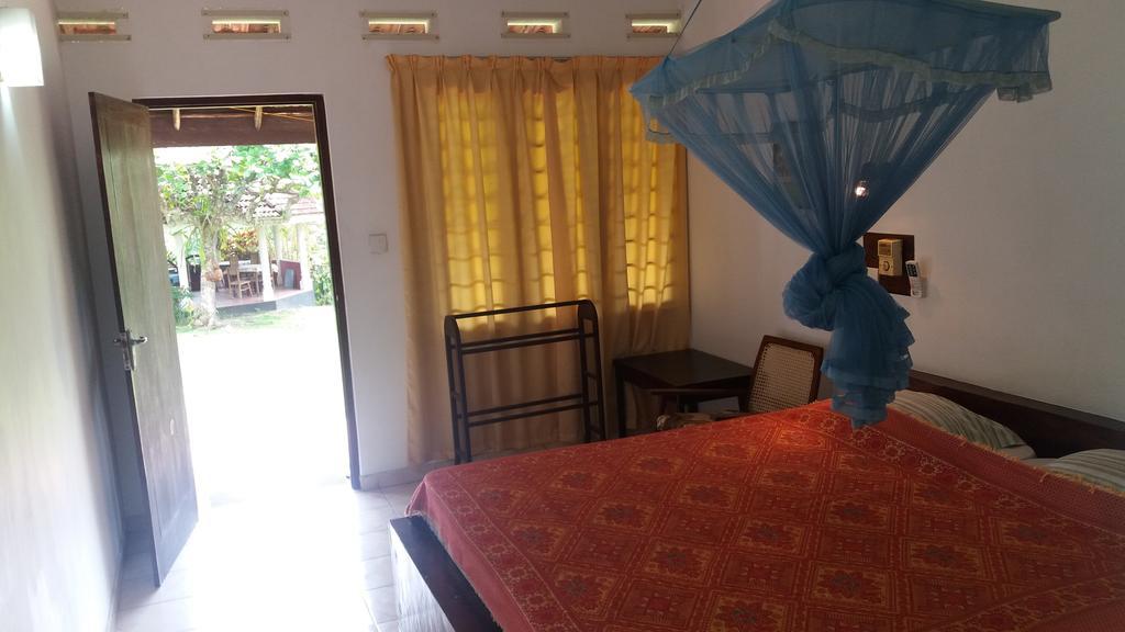 4 Seasons Guesthouse Hikkaduwa Bagian luar foto