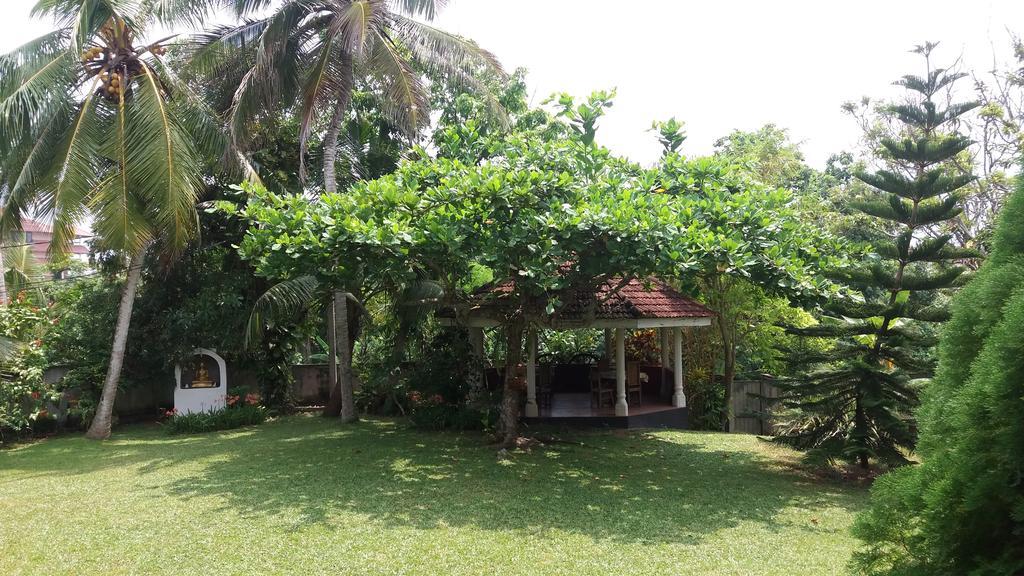 4 Seasons Guesthouse Hikkaduwa Bagian luar foto