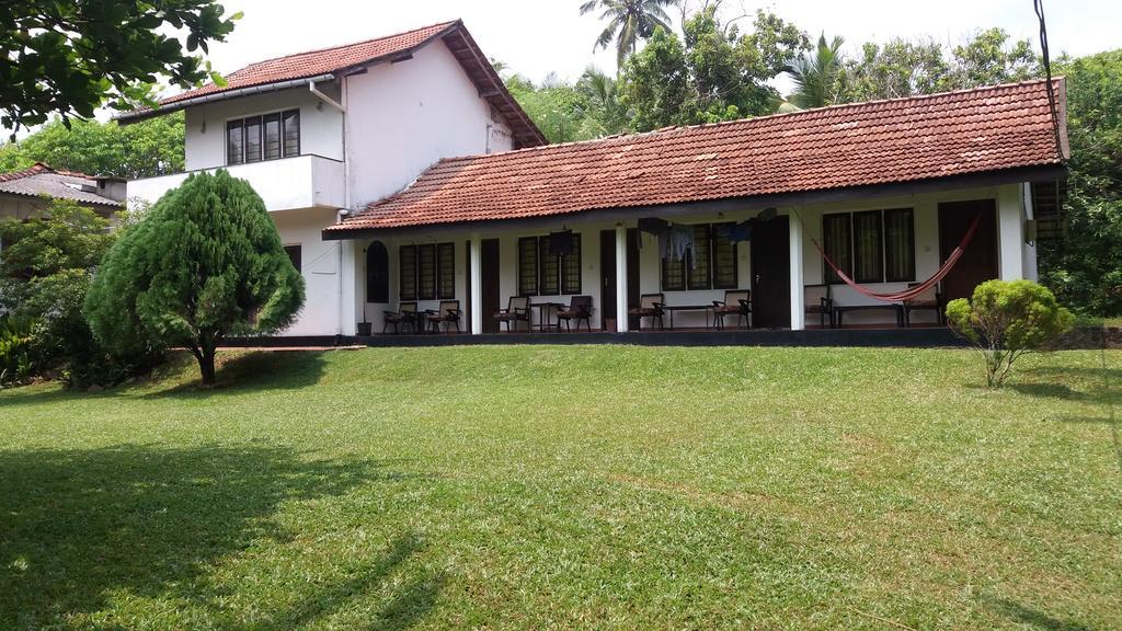4 Seasons Guesthouse Hikkaduwa Bagian luar foto